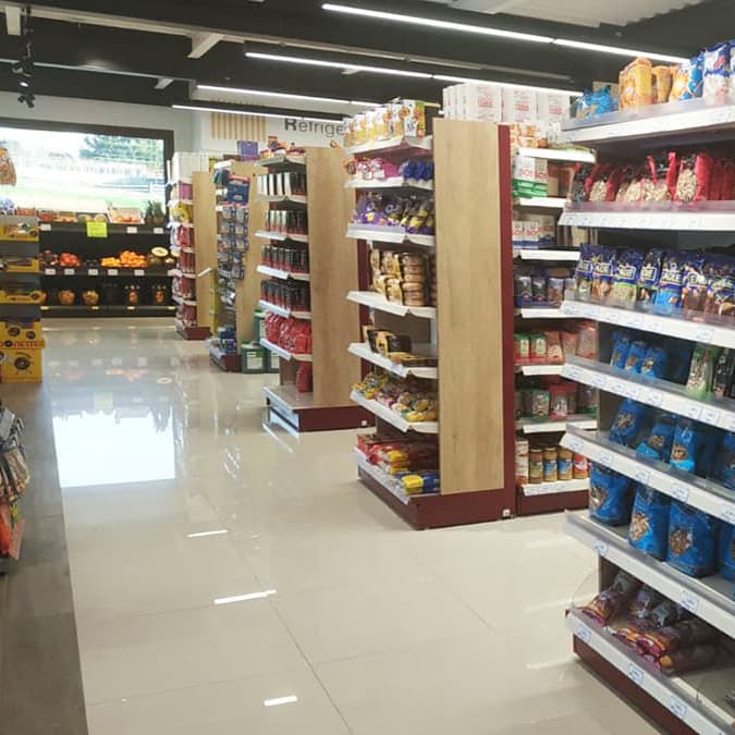 Vilanoviña supermercado en Meis.