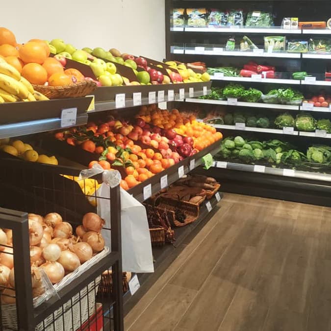 Vilanoviña supermercado en Meis.